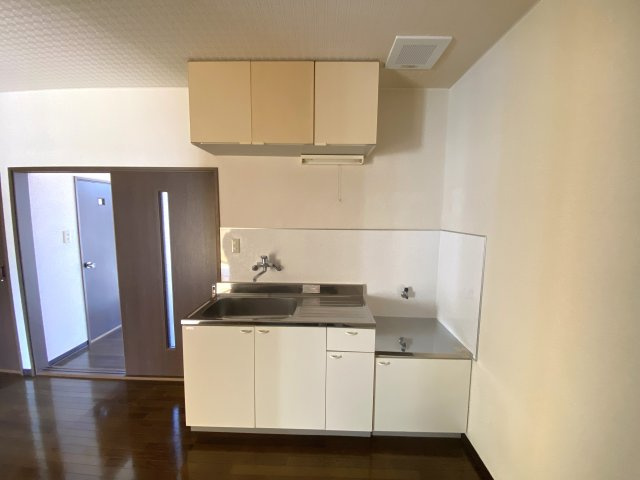 リュミエール東金B棟のキッチン