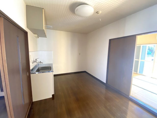 リュミエール東金B棟の居間・リビング