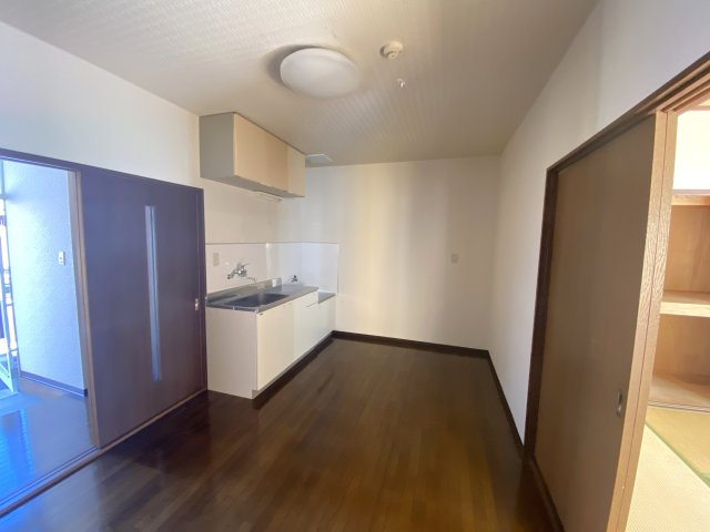 リュミエール東金B棟の居間・リビング