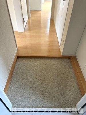 【エントランス】 | ヴィラージュC