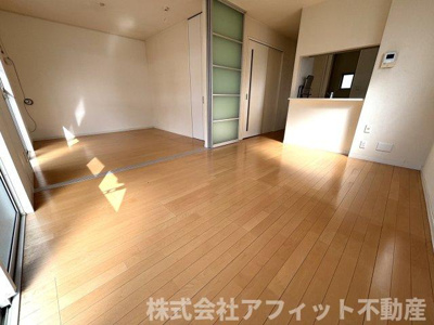 【居間・リビング】 | ヴィラージュC | LDK11.4帖