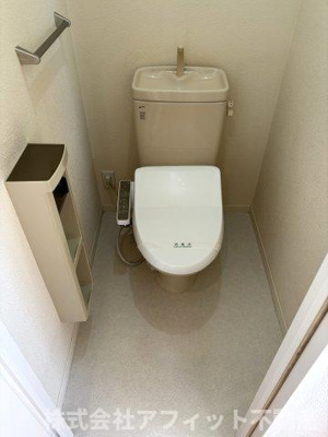 【トイレ】 | ヴィラージュC | 温水洗浄暖房便座