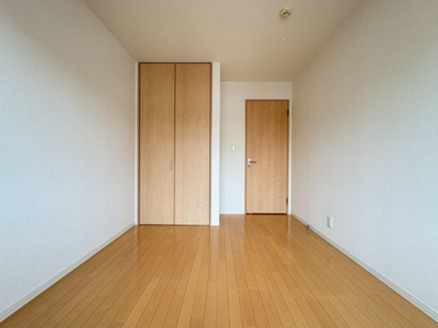 【寝室】 | ヴィラージュC