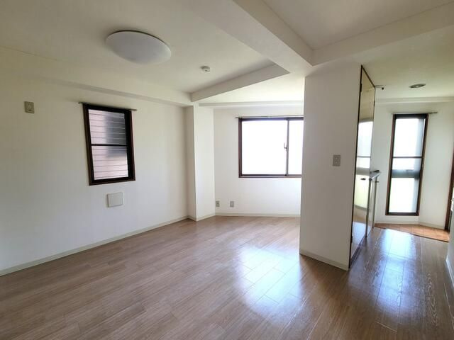 ボアヴェール桜木の洋室