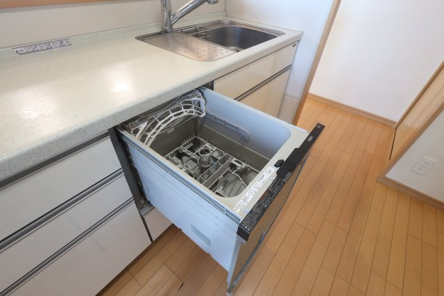 アルファステイツ母衣町のキッチン|食洗器付き！家事の時間短縮に繋がります！