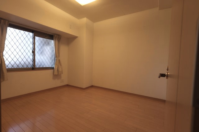 アルファステイツ母衣町の寝室|洋室6.2帖