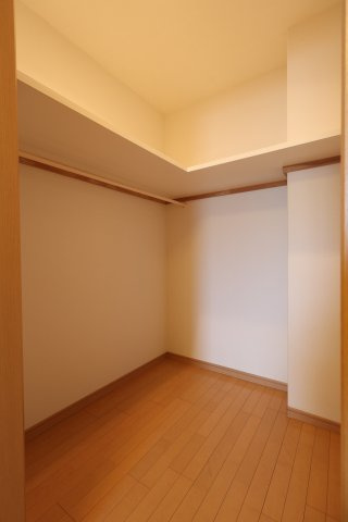 アルファステイツ母衣町の収納|ウォークインクローゼット！
たっぷりと収納いただけます！