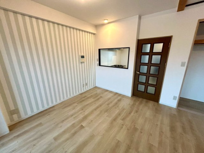 【キッチン】 | アルドーレ南大沢 | L型アイランドタイプは、キッチンからダイニングにもリビングにも目が行き届くので、とても使いやすい配置です。L字型独立タイプは、キッチンを独立させてるためLDKというよりもLDといった様なイメージです。