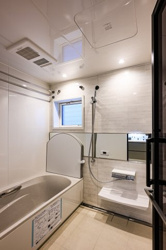 【浴室】 | 一日の疲れを癒す1坪サイズの広々バスルーム
2025年11月7日撮影