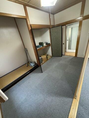 ハイツ高橋の洋室