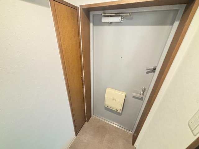 リブコート岡本の玄関