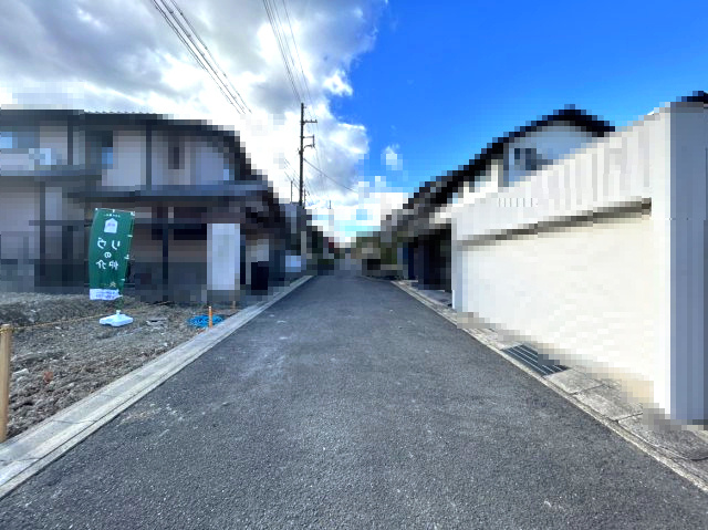 【成約済】京都市西京区御陵大枝山町5丁目の前面道路含む現地写真|お子様の通学に便利な立地です。
京都市立桂坂小学校：約150m（徒歩約2分）