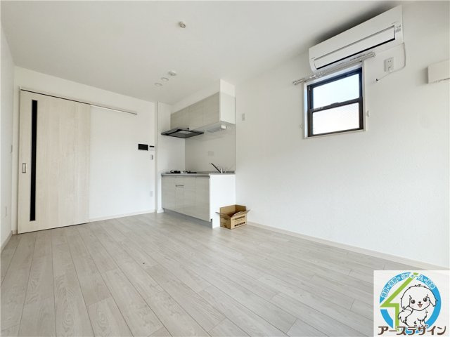 KTIレジデンス西新町の居間・リビング