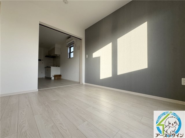 KTIレジデンス西新町の洋室