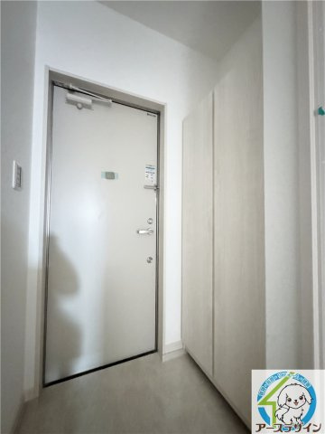 KTIレジデンス西新町の玄関