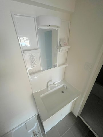 グランソレイユⅡの独立洗面台