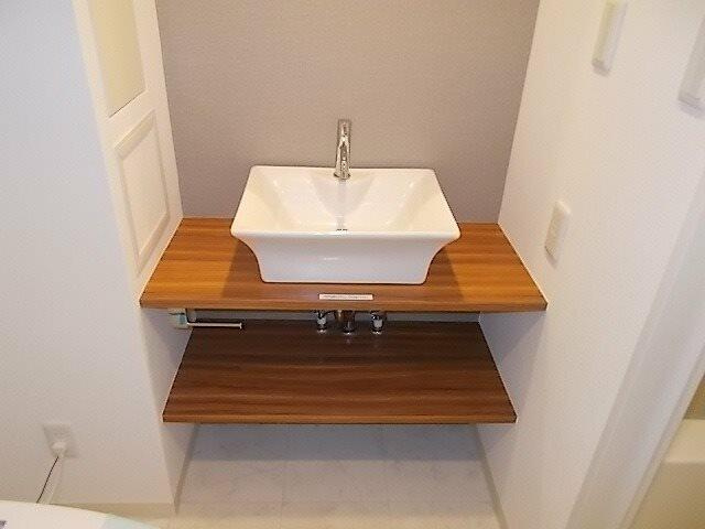 ステージグランデ府中東の洗面所|忙しい朝には欠かせない洗面所です