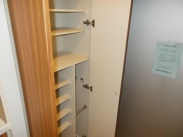 ステージグランデ府中東の収納|小物を収納するのに便利です