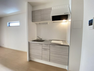 【キッチン】 | Ｆ＋ｓｔｙｌｅ浜寺石津町西　１号館 | コンパクトなキッチンで掃除もラクラク