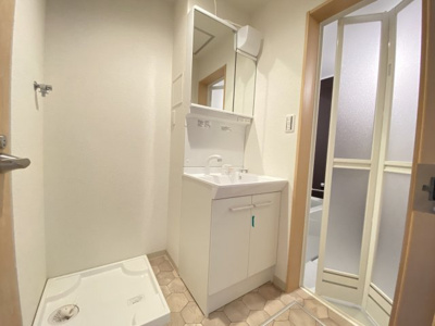 【独立洗面台】 | Ｆ＋ｓｔｙｌｅ浜寺石津町西　１号館 | 独立洗面台あり、毎朝おしゃれに忙しい女性の方におすすめです