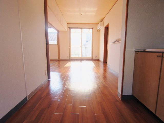 グランスエ富永Ⅱの居間・リビング