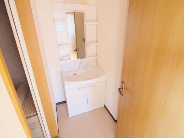 グランスエ富永Ⅱの独立洗面台