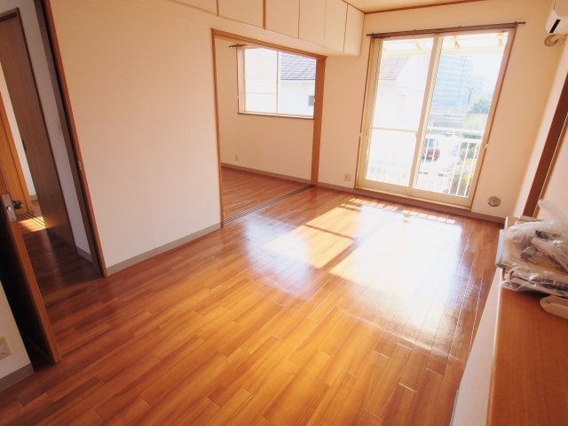 グランスエ富永Ⅱの居間・リビング