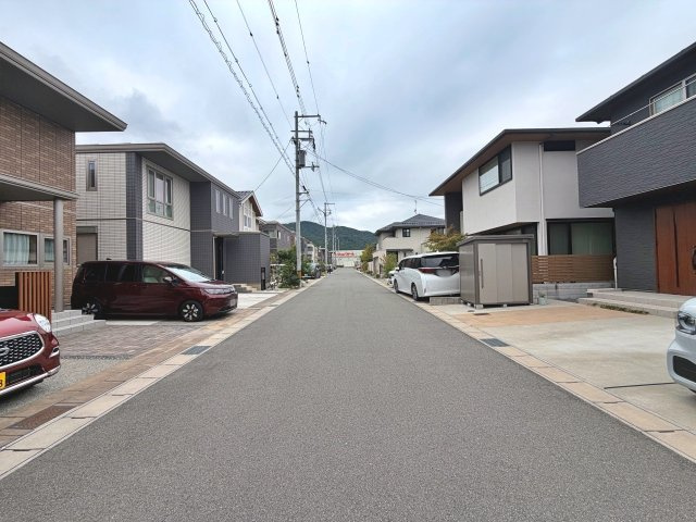 「セキスイハイム施工」中古戸建　千代川町明晴3丁目の前面道路含む現地写真