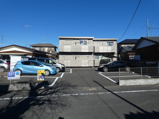 エクセル ヴィレッジの駐車場