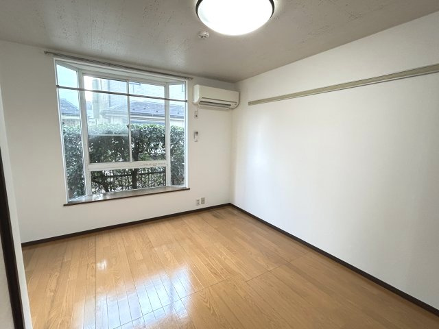 サニーテラスの居間・リビング