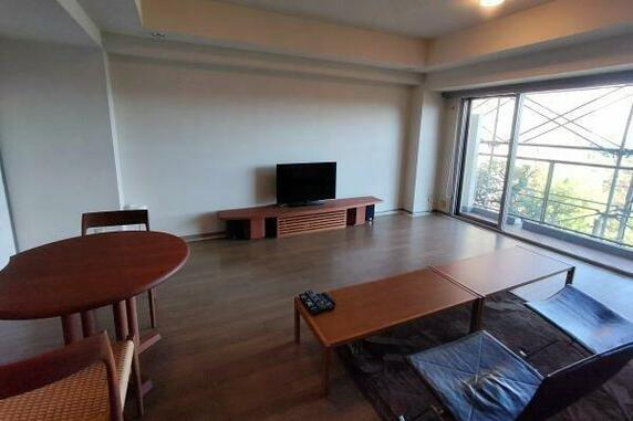 ロイヤルヴィラ熱海の居間・リビング