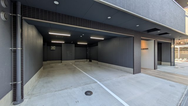 【駐車場】