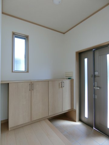 彦名町大西貸家の玄関