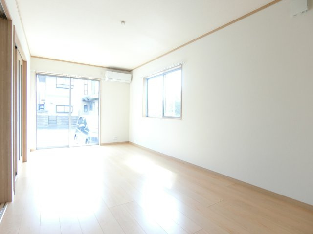 彦名町大西貸家の居間・リビング