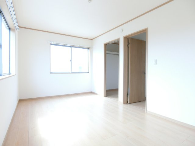 彦名町大西貸家の洋室