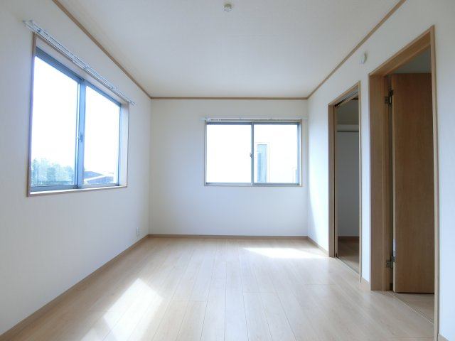 彦名町大西貸家の洋室