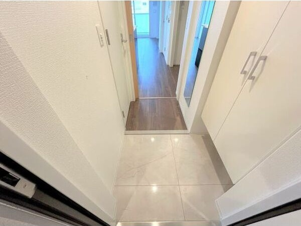 セレニテフラン新大阪の玄関