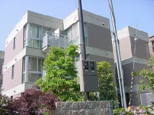 アヴェニール岡本