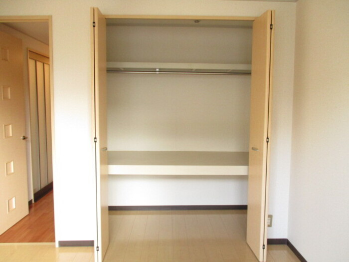 サンパレス横須賀の洋室|洋室収納