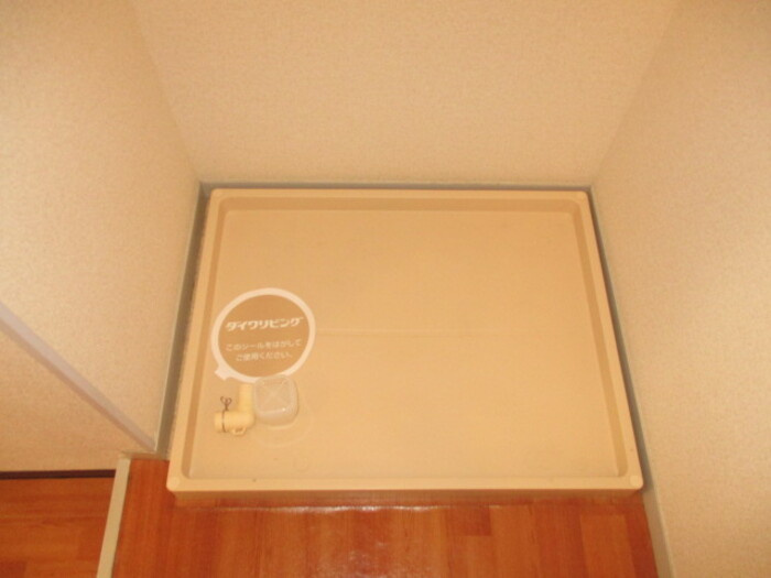 サンパレス横須賀の玄関|洗濯機置場