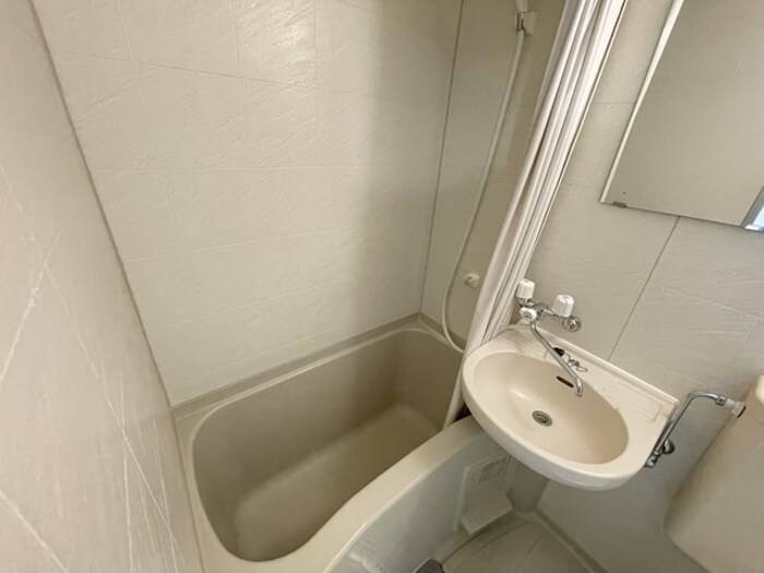 コンフォール小泉の浴室|浴室（洗面台付き）