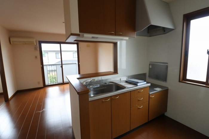 コモド八ヶ崎 Ａ・Ｂのキッチン|対面キッチン