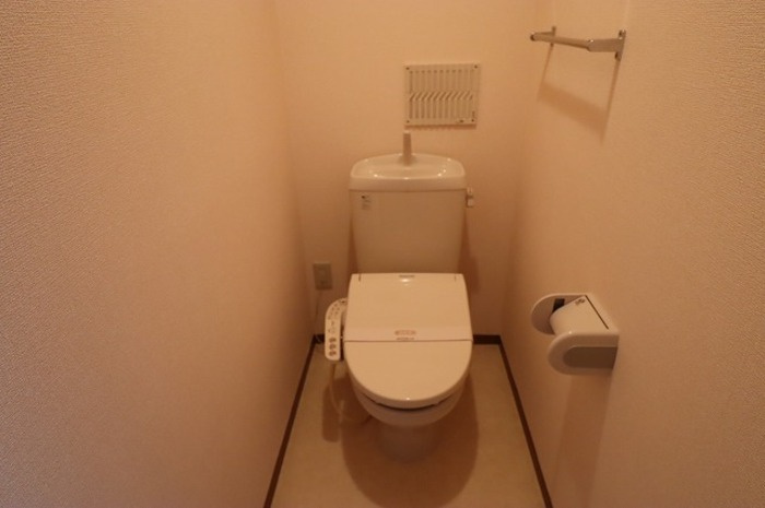 コモド八ヶ崎 Ａ・Ｂのトイレ|トイレ 温水洗浄暖房便座