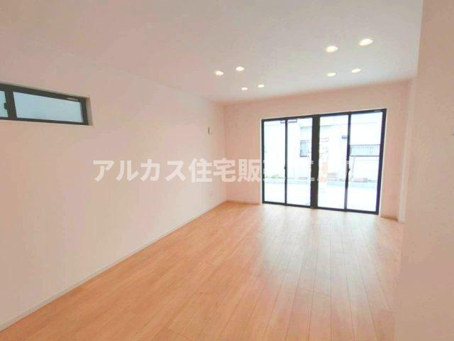 三鷹市井口５丁目 中央線 武蔵境駅 新築戸建の居間・リビング
