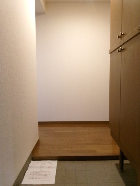 キャピタル高尾の玄関