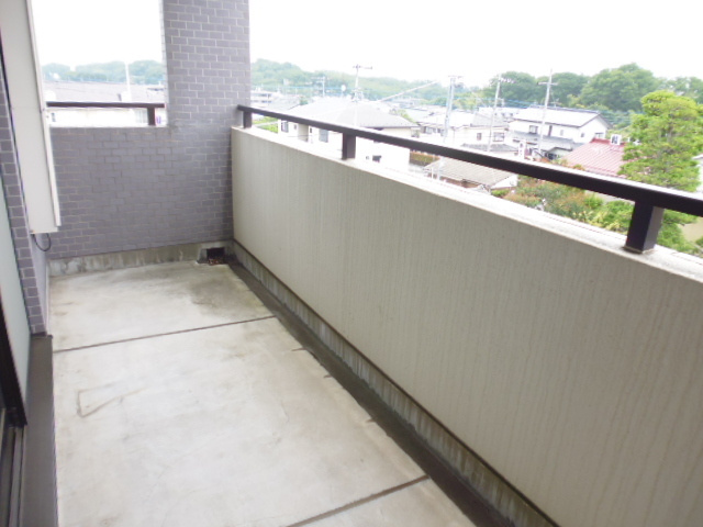 キャピタル高尾のバルコニー|同建物内他住戸の写真です（参考）