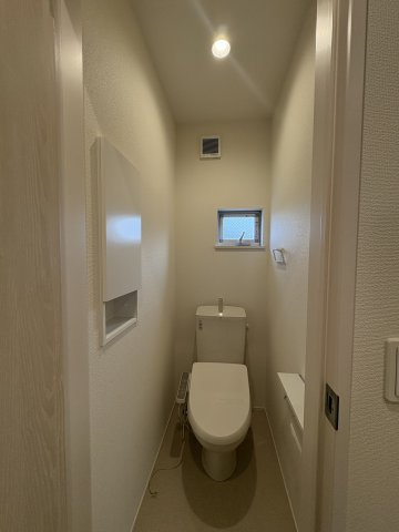 【トイレ】 | 足立区神明2丁目戸建 | 2Fトイレ