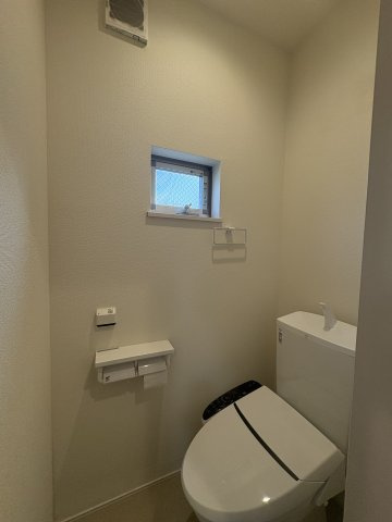 【トイレ】 | 足立区神明2丁目戸建 | 1Fトイレ