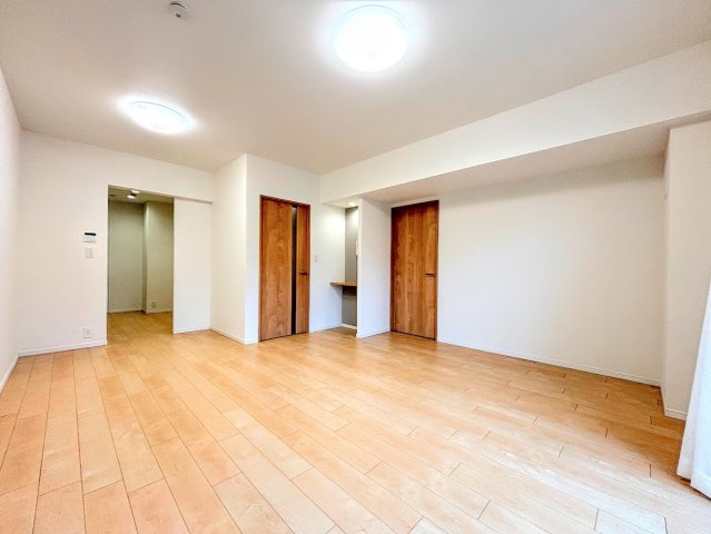 東戸塚緑の街四号棟の居間・リビング|◆土・日・祝日は、当社スタッフによる現地案内会を実施しております。もちろん平日のご案内も可能です。お気軽にご相談ください！！
