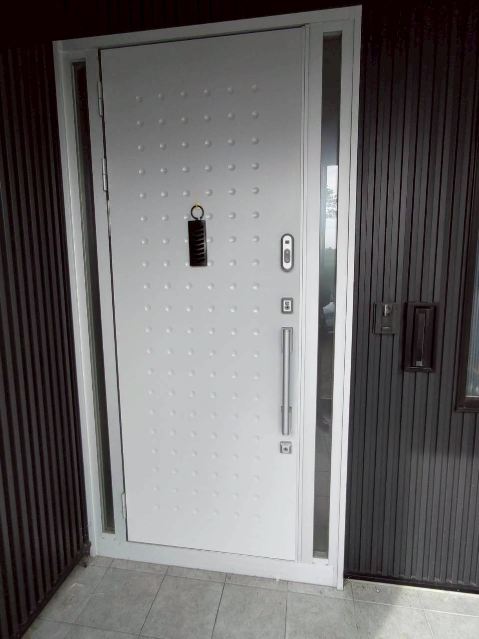 茶内旭町3丁目中古住宅の玄関